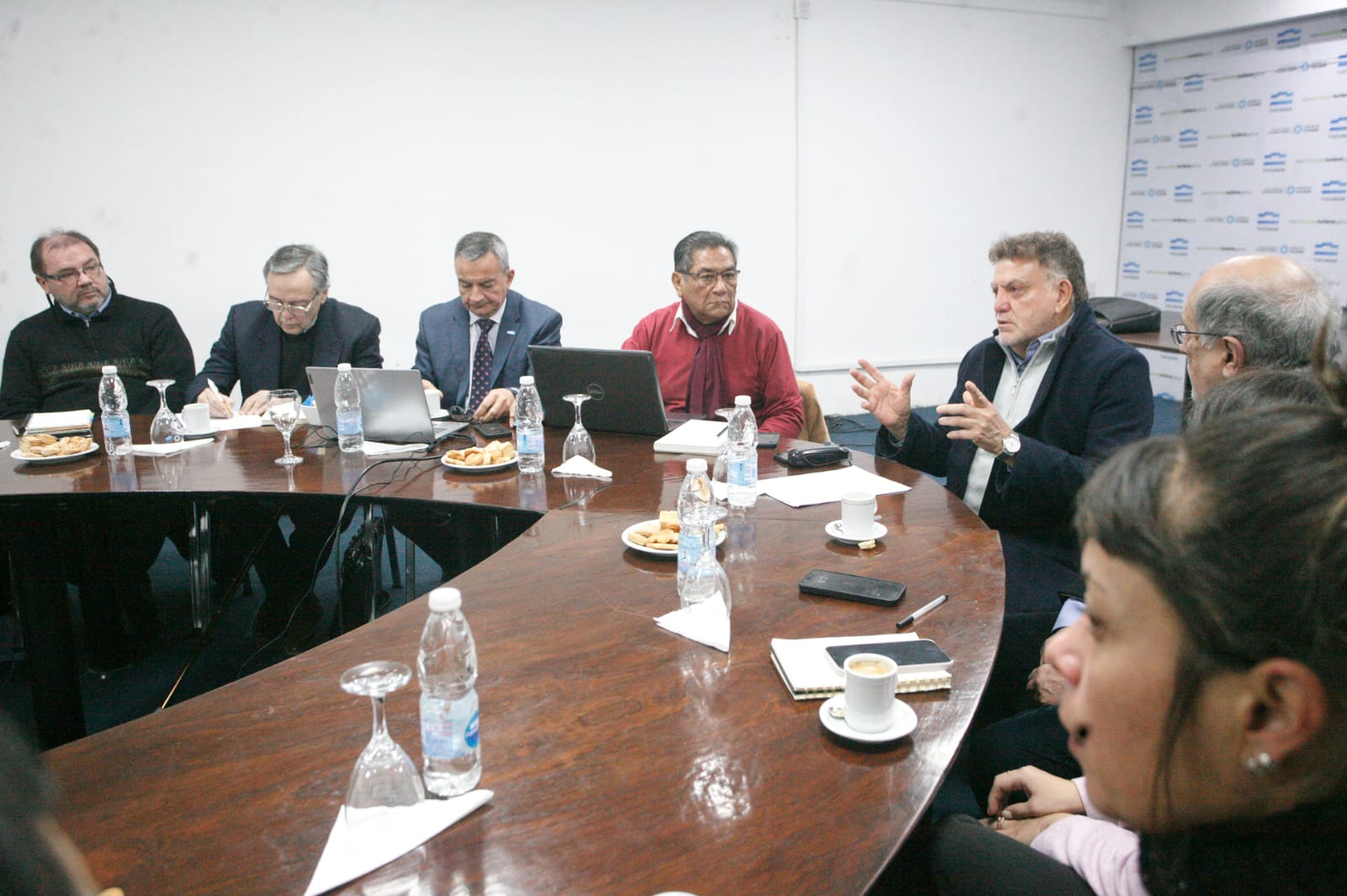 img-footer-1